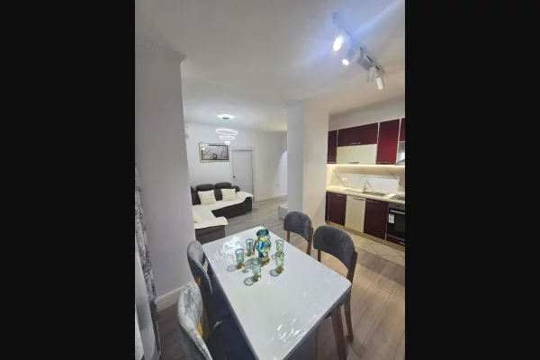 Appartamento in vendita a Tirana 1+1, Arredato