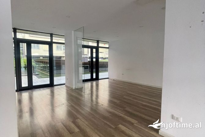  Ambient Biznesi me qira, Nobis