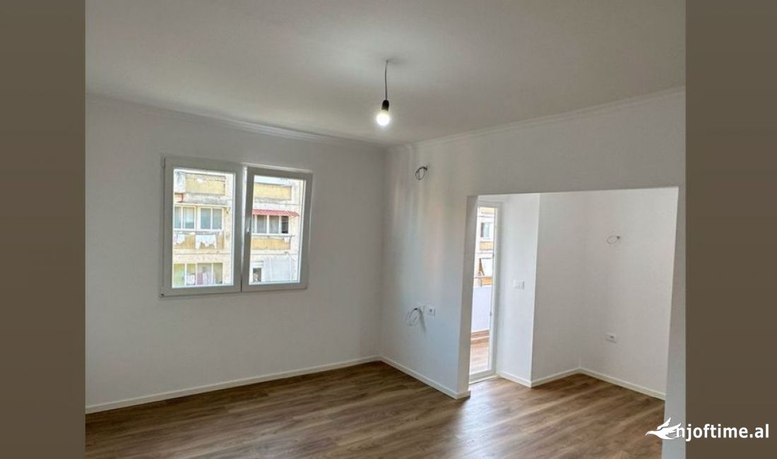 Shtepi ne shitje Apartament ne Tirane, 2+1, Mobilimi Bosh, pa mobiluar, Pagesa 148,000  Euro.