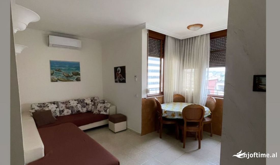 Appartamento in affitto a Tirana 2+1, Arredato