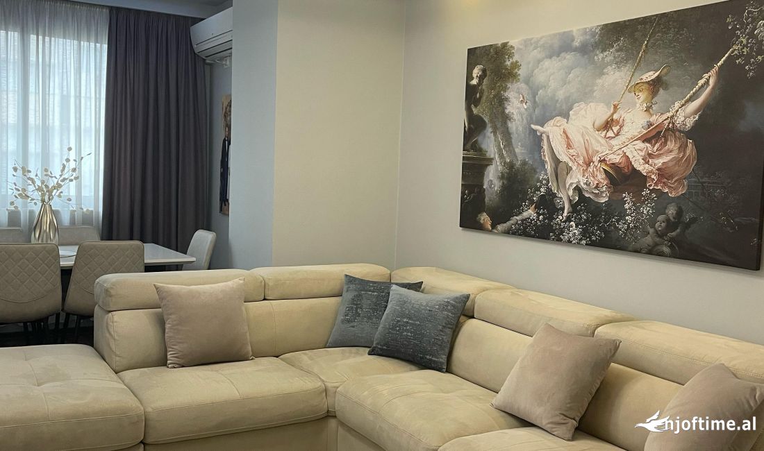 Shtepi ne shitje Apartament ne Tirane, 2+1, Mobilimi E mobiluar, Pagesa 160,000  Euro.