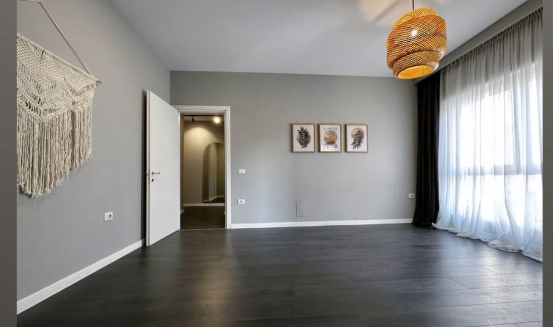 Shtepi ne shitje Apartament ne Tirane, 1+1, Mobilimi Bosh, pa mobiluar, Pagesa 170,000  Euro.