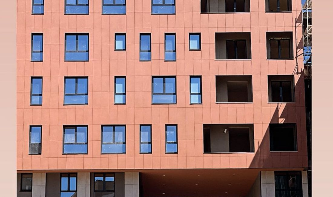 Shtepi ne shitje Apartament ne Tirane, 2+1, Mobilimi Bosh, pa mobiluar, Pagesa 225,000  Euro.