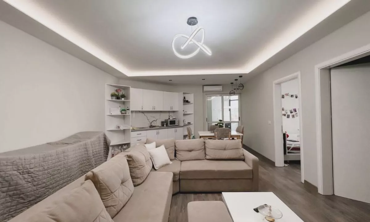 Shtepi me qera Apartament ne Tirane, 2+1, Mobilimi E mobiluar, Pagesa 700  Euro.