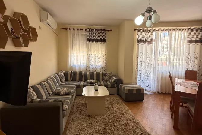 Shtepi ne shitje Apartament ne Tirane, 1+1, Mobilimi E mobiluar, Pagesa 91,000  Euro.