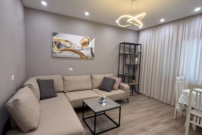 Appartamento in affitto a Tirana 1+1, Arredato