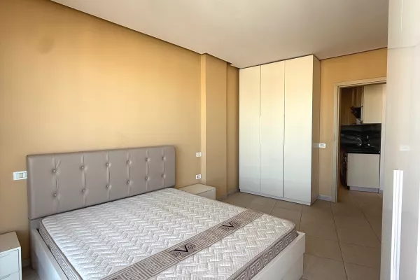 Shtepi ne shitje Apartament ne Tirane, 2+1, Mobilimi E mobiluar, Pagesa 158,000  Euro.