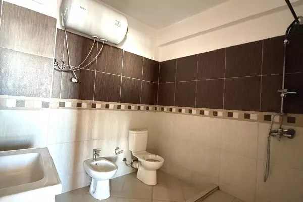 Shtepi ne shitje Apartament ne Tirane, 2+1, Mobilimi E mobiluar, Pagesa 158,000  Euro.