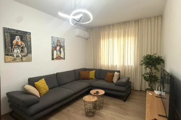 🏠Apartament 2+1 me qira📍,Qender, Rruga e Durresit✨Arredim i ri & modern💶950€ i diskutueshem