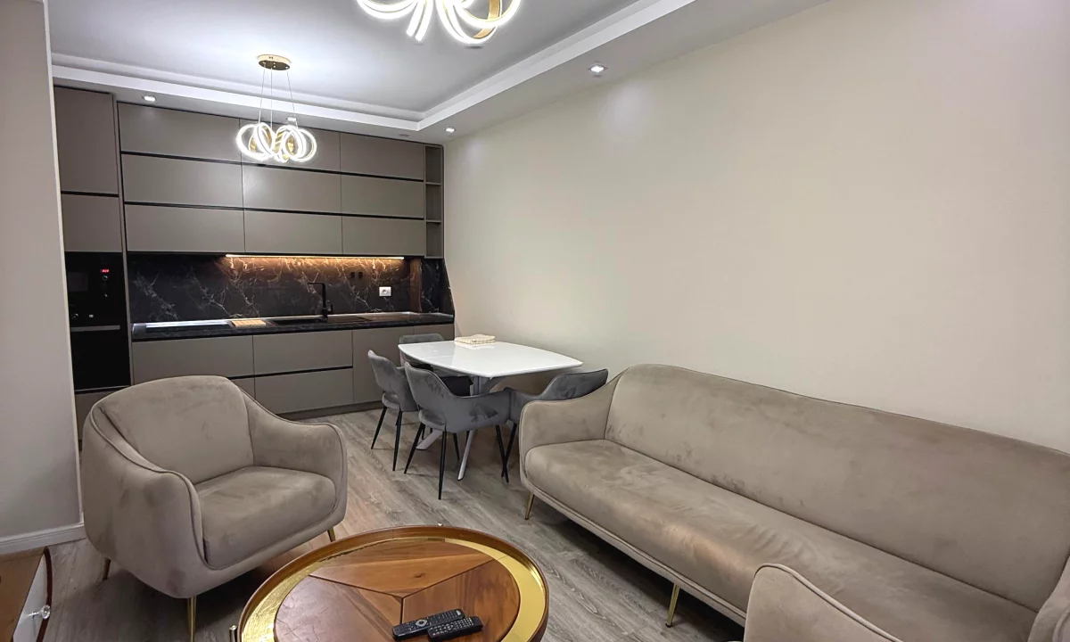 Shtepi me qera Apartament ne Tirane, 2+1, Mobilimi E mobiluar, Pagesa 80,000  Leke.