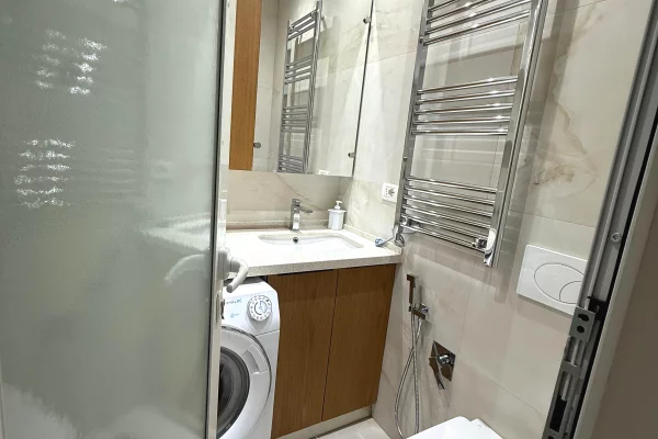 Shtepi me qera Apartament ne Tirane, 2+1, Mobilimi E mobiluar, Pagesa 65,000  Leke.