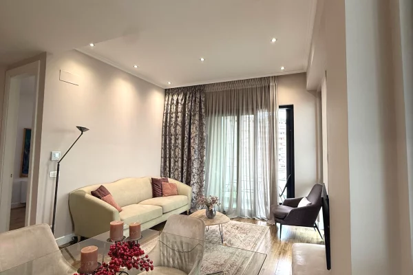 Appartamento in affitto a Tirana 2+1, Arredato