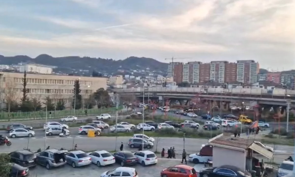 Shtepi me qera Shtepi Private ne Tirane, 1+1, Mobilimi E mobiluar, Pagesa 330  Euro.