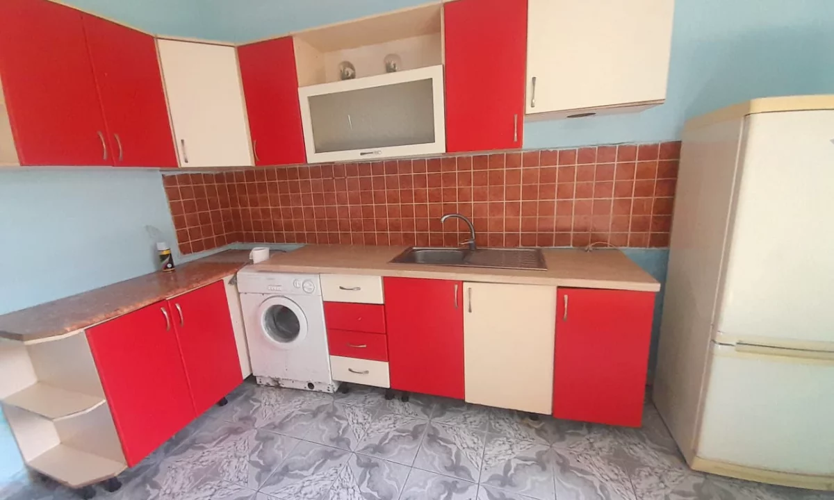 Shtepi me qera Shtepi Private ne Tirane, Garsoniere, Mobilimi E mobiluar, Pagesa 220  Euro.