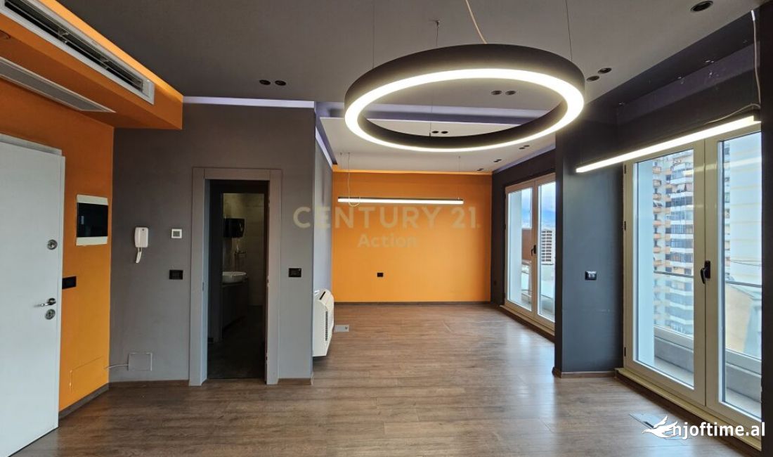 JAPIM ZYRE PER QIRA,RRUGA E BARRIKADAVE TURDIU CENTER!