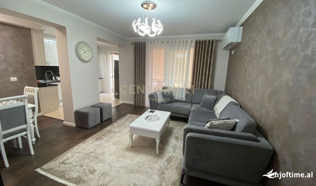 Shtepi ne shitje Apartament ne Tirane, 2+1, Mobilimi E mobiluar, Pagesa 265,000  Euro.