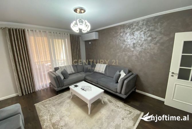 Shtepi ne shitje Apartament ne Tirane, 2+1, Mobilimi E mobiluar, Pagesa 265,000  Euro.
