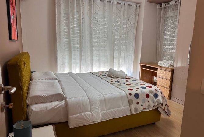 Shtepi ne shitje Apartament ne Tirane, 2+1, Mobilimi E mobiluar, Pagesa 182,000  Euro.