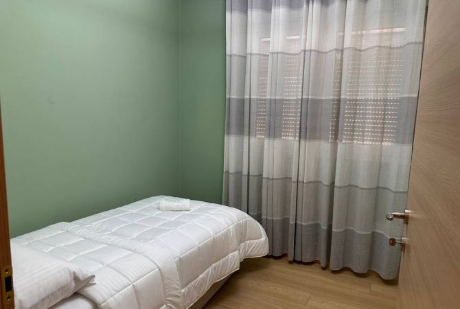 Shtepi ne shitje Apartament ne Tirane, 2+1, Mobilimi E mobiluar, Pagesa 182,000  Euro.