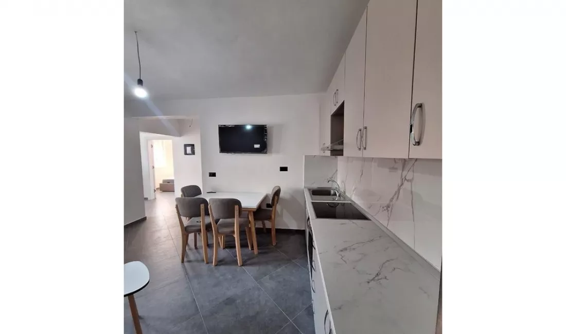Shtepi me qera Apartament ne Tirane, 2+1, Mobilimi E mobiluar, Pagesa 700  Euro.