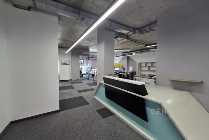 Japim zyre me qira ne Rrugen e Kosovareve!