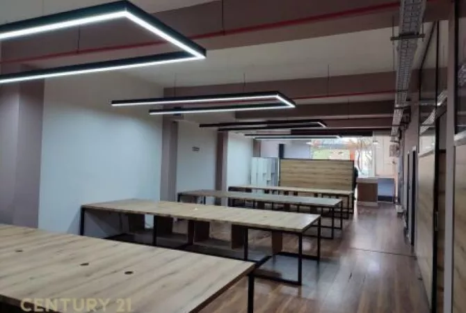 Business Property for Rent 3+1 in Tirana - 2,800 Euro