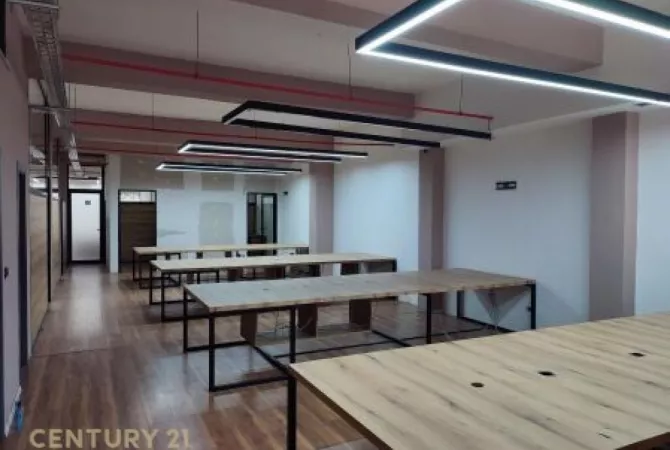Business Property for Rent 3+1 in Tirana - 2,800 Euro