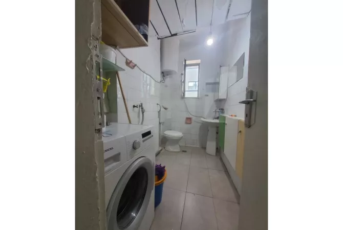 Shtepi ne shitje Apartament ne Tirane, 2+1, Mobilimi E mobiluar, Pagesa 160,000  Euro.