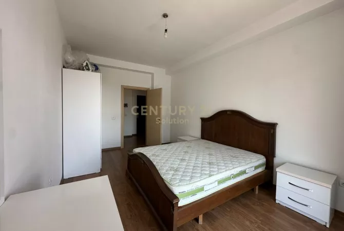 Shtepi ne shitje Apartament ne Tirane, 2+1, Mobilimi E mobiluar, Pagesa 170,000  Euro.