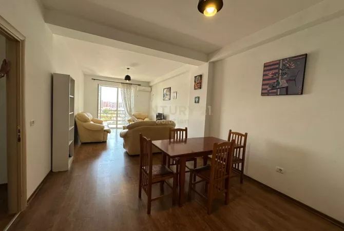 Shtepi ne shitje Apartament ne Tirane, 2+1, Mobilimi E mobiluar, Pagesa 170,000  Euro.