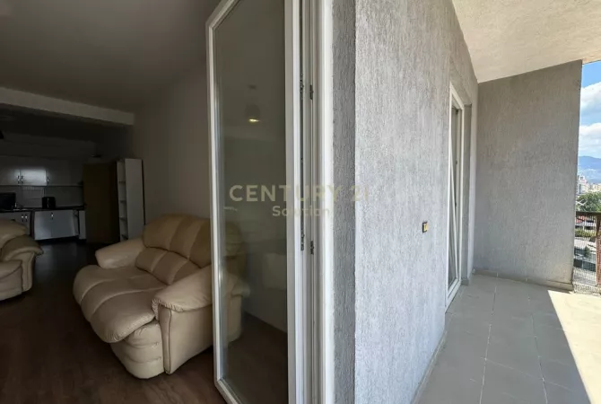 Shtepi ne shitje Apartament ne Tirane, 2+1, Mobilimi E mobiluar, Pagesa 170,000  Euro.