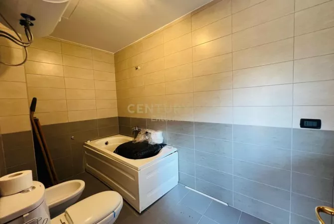 Zyre 3+1+2 Me Qira te Prane Ambasades Amerikane