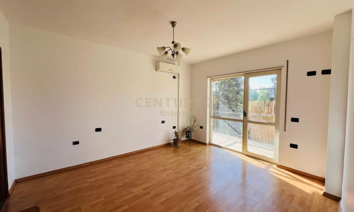 Zyre 3+1+2 Me Qira te Prane Ambasades Amerikane