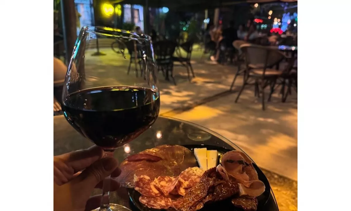 Shesim Biznes Bar-Caffe & Snack – Ish Fusha e Aviacionit, Tirane!