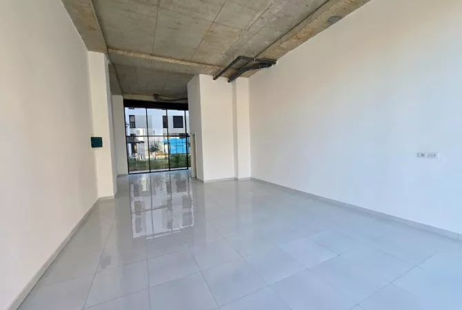 AMBIENT KOMERCIAL PER SHITJE NE RRUGEN JORDAN MISJA,BULEVARDI I RI!