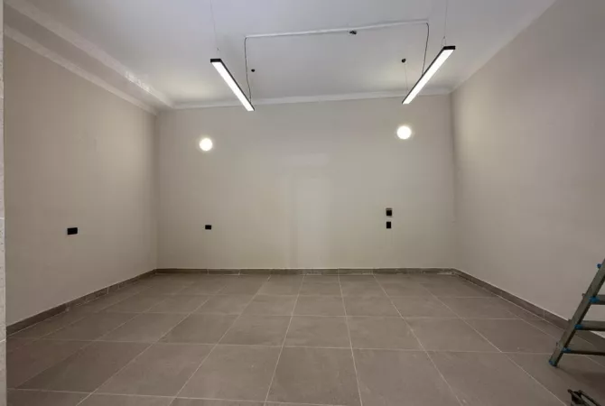 Business Property for Rent 1+1 in Tirana - 450 Euro