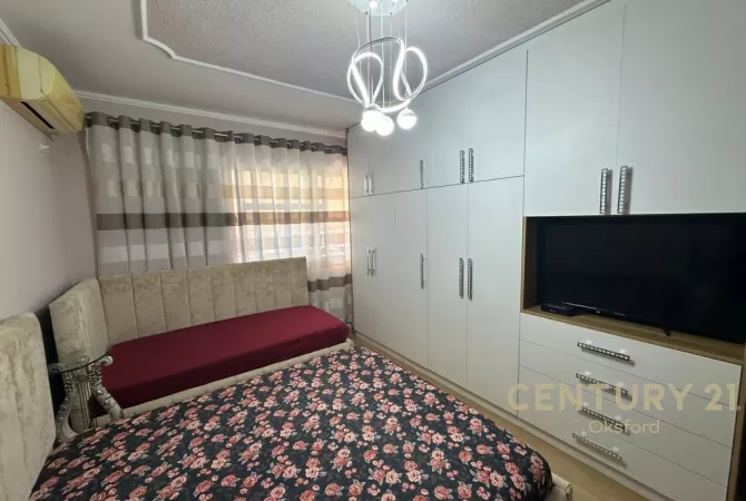 Shtepi ne shitje Apartament ne Tirane, 2+1, Mobilimi E mobiluar, Pagesa 192,000  Euro.
