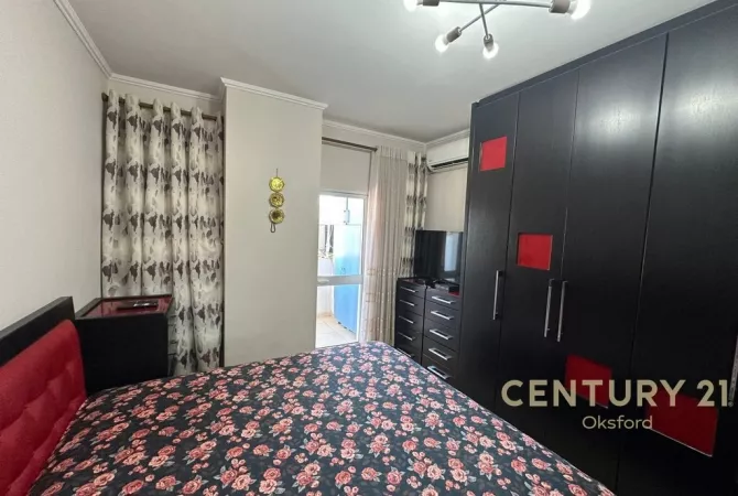 Shtepi ne shitje Apartament ne Tirane, 2+1, Mobilimi E mobiluar, Pagesa 192,000  Euro.