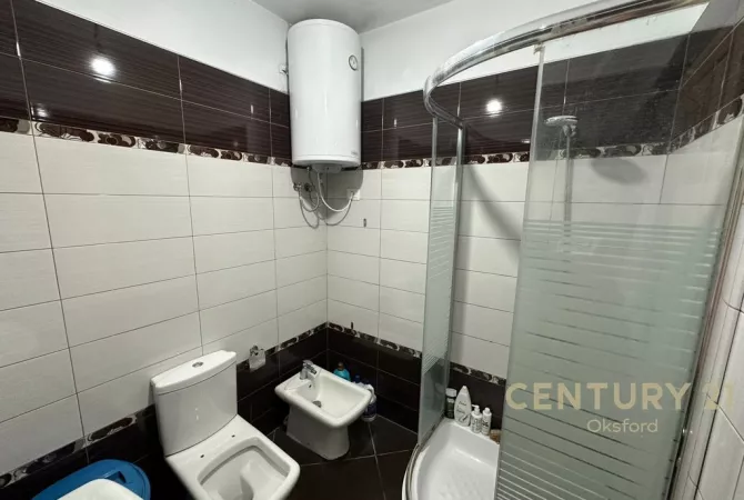 Shtepi ne shitje Apartament ne Tirane, 2+1, Mobilimi E mobiluar, Pagesa 192,000  Euro.