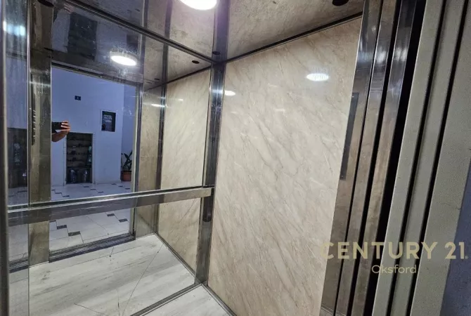 Shtepi ne shitje Apartament ne Tirane, 2+1, Mobilimi E mobiluar, Pagesa 192,000  Euro.