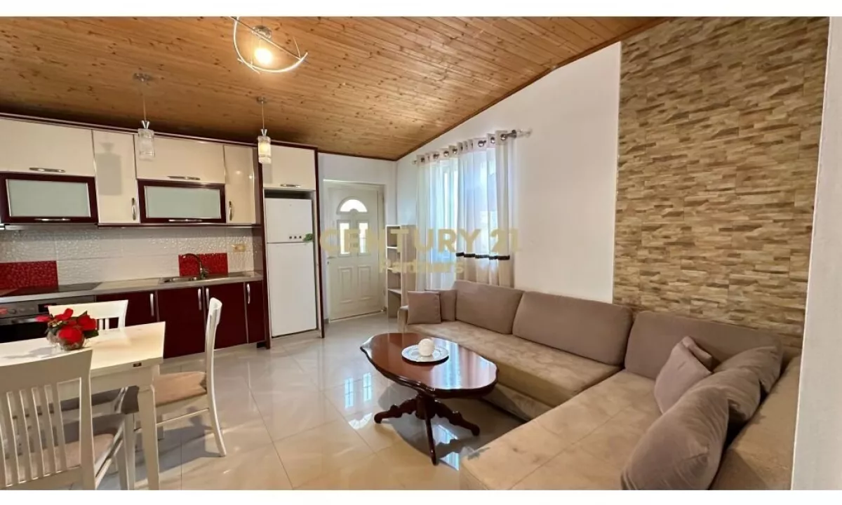 Shtepi ne shitje Apartament ne Tirane, 2+1, Mobilimi Pjeserisht e mobiluar, Pagesa 140,000  Euro.