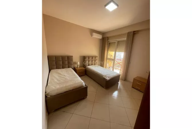 Shtepi ne shitje Apartament ne Tirane, 2+1, Mobilimi E mobiluar, Pagesa 260,000  Euro.