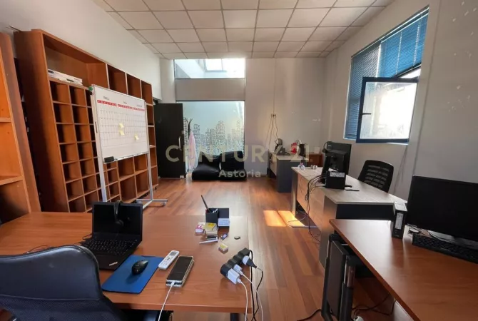 Business Property for Rent 3+1 in Tirana - 570 Euro