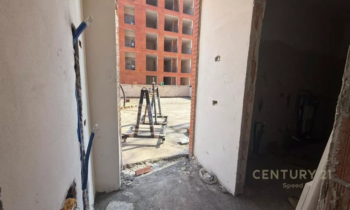 Jepet me qira objekt Magazine+Zyra tek Ura e Beshirit!