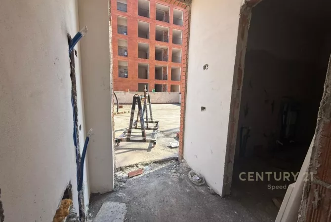 Business Property for Rent 4+1 in Tirana - 5,000 Euro