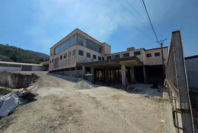 Jepet me qira objekt Magazine+Zyra tek Ura e Beshirit!