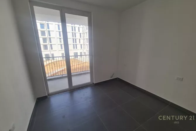 Shtepi ne shitje Apartament ne Tirane, 3+1, Mobilimi Bosh, pa mobiluar, Pagesa 130,000  Euro.