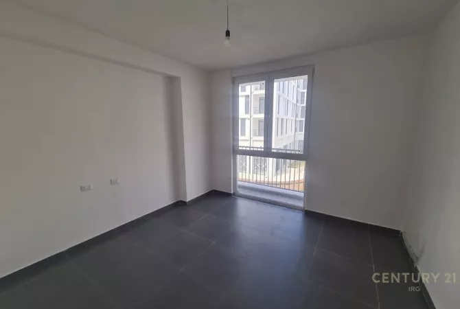 Shtepi ne shitje Apartament ne Tirane, 3+1, Mobilimi Bosh, pa mobiluar, Pagesa 130,000  Euro.