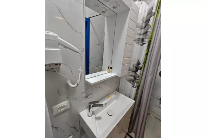 Shtepi ne shitje Apartament ne Tirane, Garsoniere, Mobilimi E mobiluar, Pagesa 117,000  Euro.