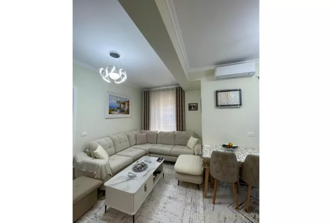 Shtepi ne shitje Apartament ne Tirane, 1+1, Mobilimi E mobiluar, Pagesa 125,000  Euro.